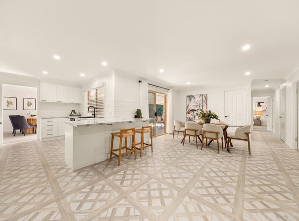47 Oakmont Street, Carindale, Qld 4152