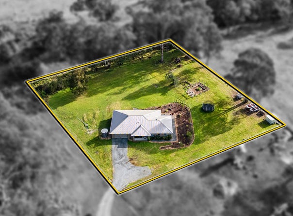 19 Wandin Way, Nowa Nowa, Vic 3887