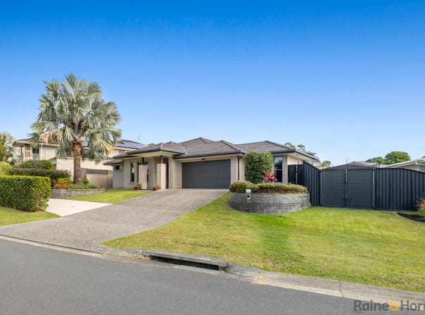 14 Lennox Circuit, Pottsville, NSW 2489