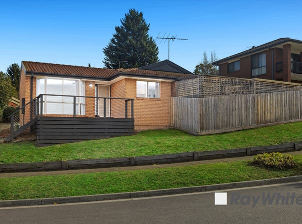 1/34 John Hunter Drive, Endeavour Hills, Vic 3802