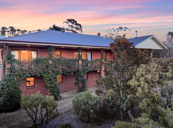 182 Tableland Road, Wentworth Falls, NSW 2782