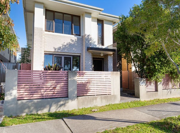 35 Lakeside Pde, Jordan Springs, NSW 2747