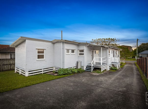 18 Allamanda Street, Fairfield, Qld 4103