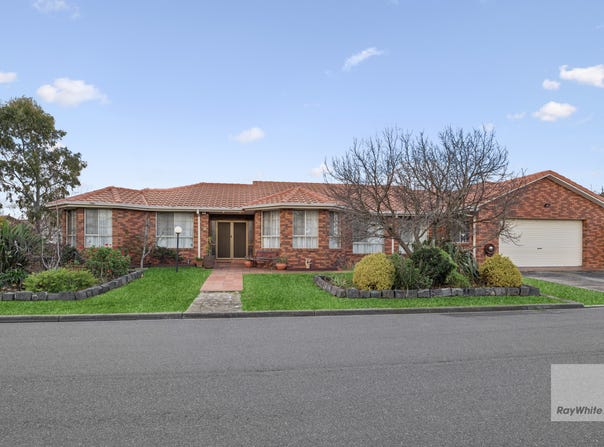 2 Galloway Court, Taylors Lakes, Vic 3038