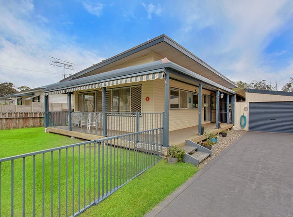 5 Lane Street, Laurieton, NSW 2443