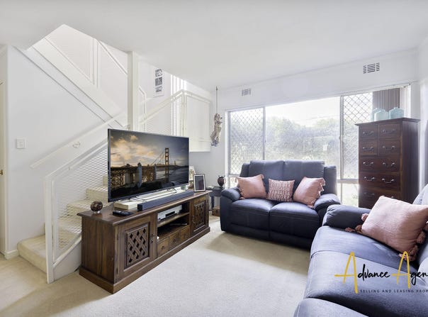 10B Casserley Avenue, Girrawheen, WA 6064