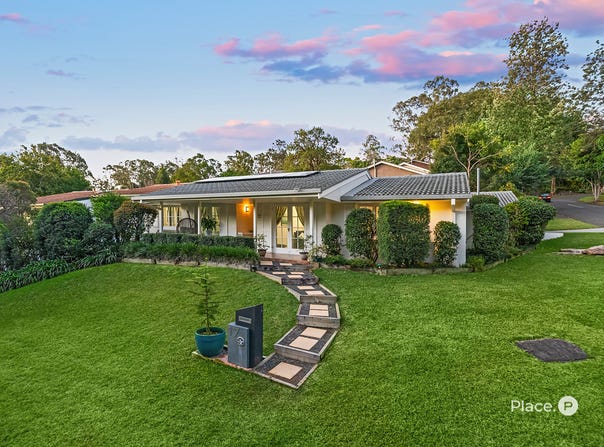 17 Fairweather Street, Kenmore, Qld 4069