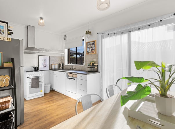 2/28 Staughton Ave, Capel Sound, Vic 3940