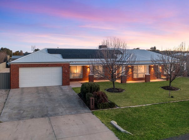 11 Bluestone Street, Huntly, Vic 3551