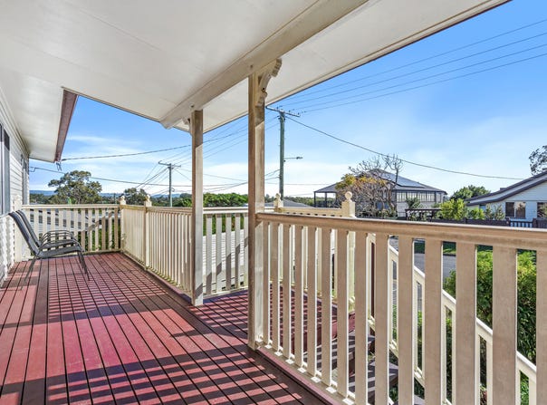 6 Schneider Avenue, Labrador, Qld 4215