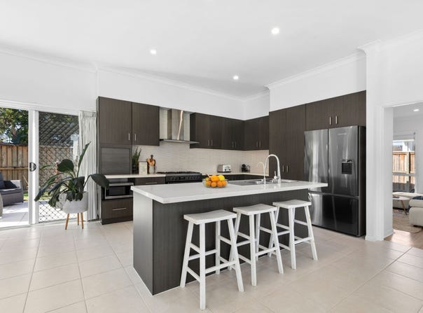 5 Bellanboe Circuit, Pelican Waters, Qld 4551