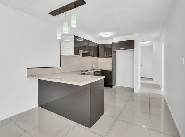 12/21 Armrick Avenue, Broadbeach, Qld 4218