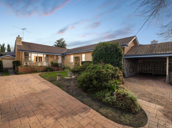 13 Mount Pleasant Drive, Mount Waverley, Vic 3149