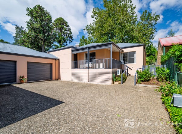 2/9 Priory Lane, Beechworth, Vic 3747