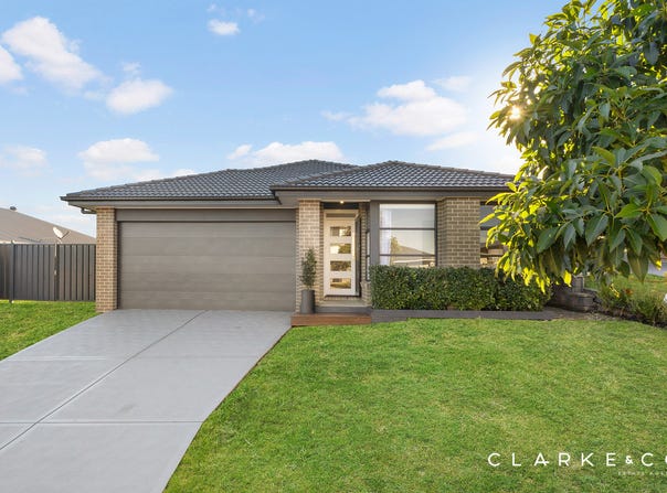8 St Andrews Close, Heddon Greta, NSW 2321