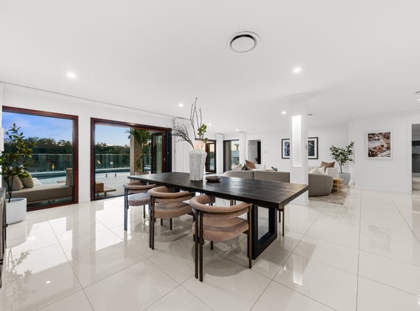 1675 Riverdale Drive, Hope Island, Qld 4212