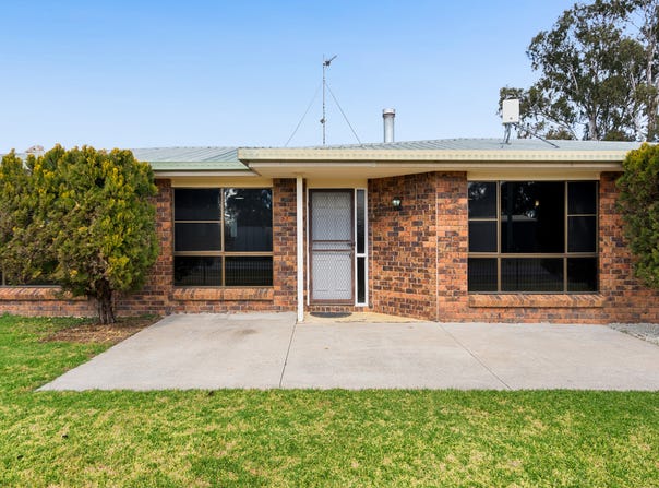 2 Railway Street, Cambooya, Qld 4358