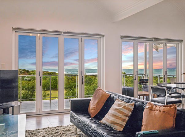 4/2 Robertson Rd, Ledge Point, WA 6043