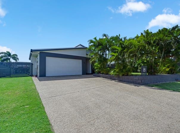 24 Miami Terrace, Blacks Beach, Qld 4740