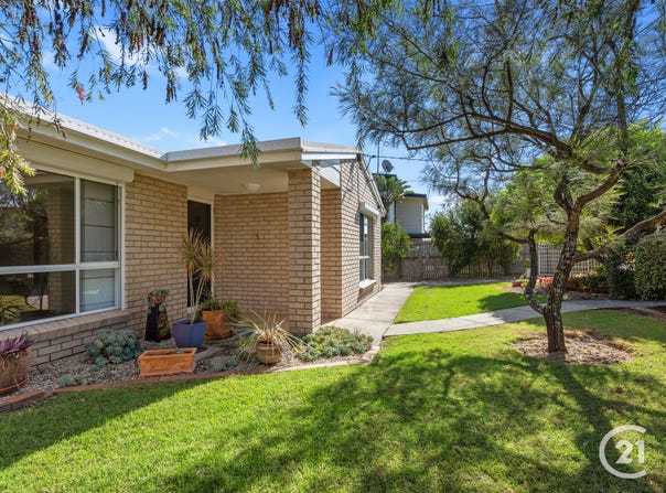 15 Pine Street, Flinders View, Qld 4305