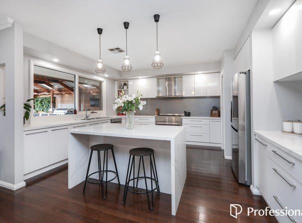 14 Joan Street, Melton, Vic 3337