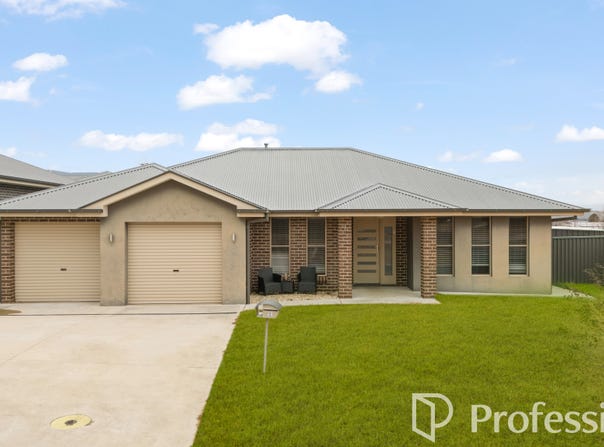 1 Knight Place, Llanarth, NSW 2795