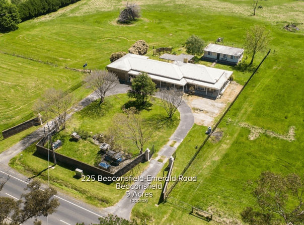 225 BEACONSFIELD-EMERALD ROAD, Beaconsfield, Vic 3807