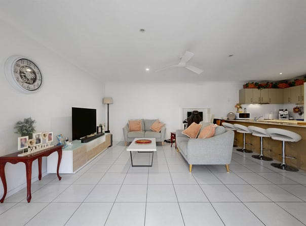 1/12 Waterfern Drive, Caboolture, Qld 4510
