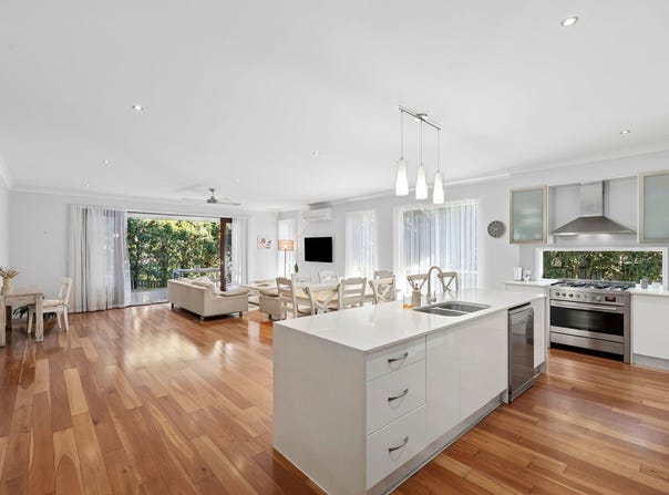 8 Perkins Close, Reedy Creek, Qld 4227