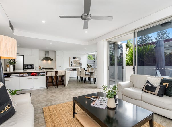 1/11 Eden Avenue, Rainbow Bay, Qld 4225