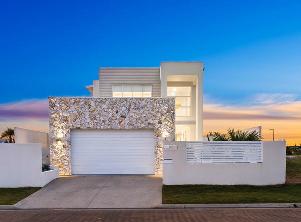 9053 The Point Circuit, Sanctuary Cove, Qld 4212