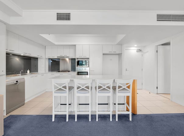 307/2685 Gold Coast Highway, Broadbeach, Qld 4218