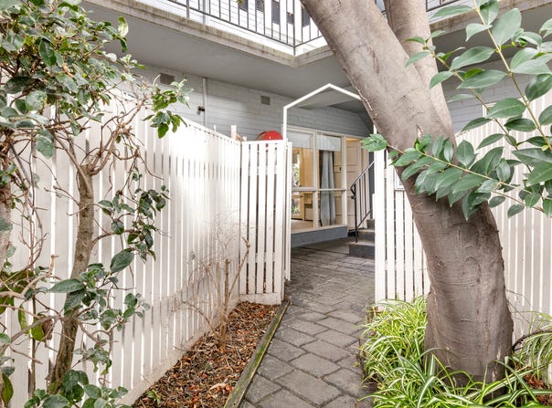 6/2 Maroona Road, Carnegie, Vic 3163