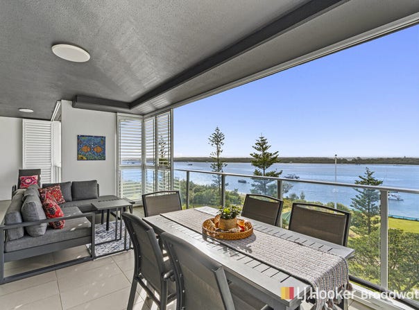 704/378 Marine Parade, Labrador, Qld 4215