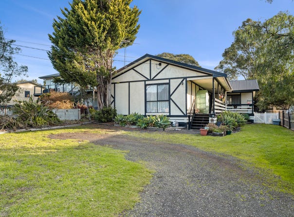 10 Scenic Drive, Cowes, Vic 3922