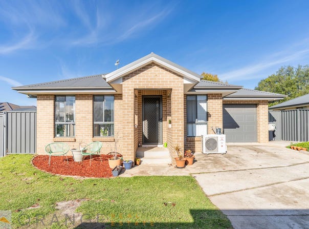 44B William Maker Drive, Orange, NSW 2800