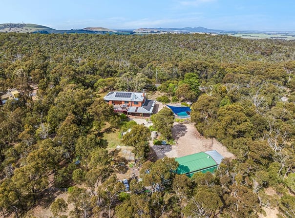 335 De Motts Road, Anakie, Vic 3213