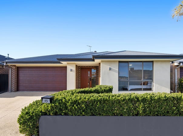 15 Malmesbury Road, Cranbourne North, Vic 3977