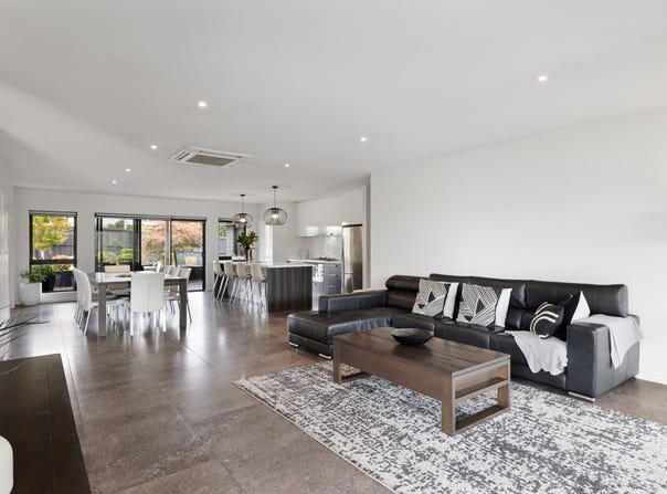 4 Curlew Way, Cowes, Vic 3922