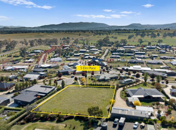 5 Elm Place, Mansfield, Vic 3722
