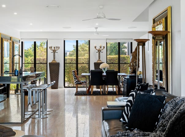 10 The Boulevarde, Benowa, Qld 4217