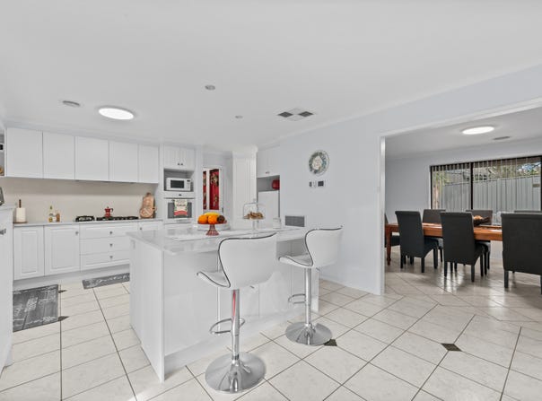 16 Bugden Avenue, Gowrie, ACT 2904