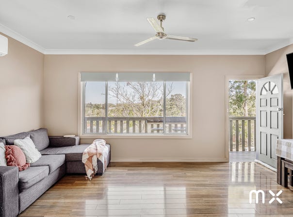 70 Beverley Avenue, Unanderra, NSW 2526