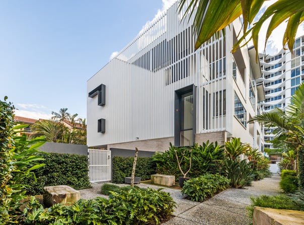 4/8 Miles Street, Coolangatta, Qld 4225