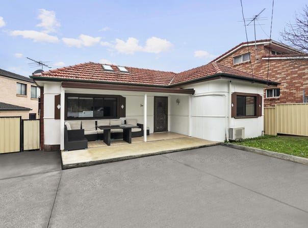 2 Berring Avenue, Roselands, NSW 2196