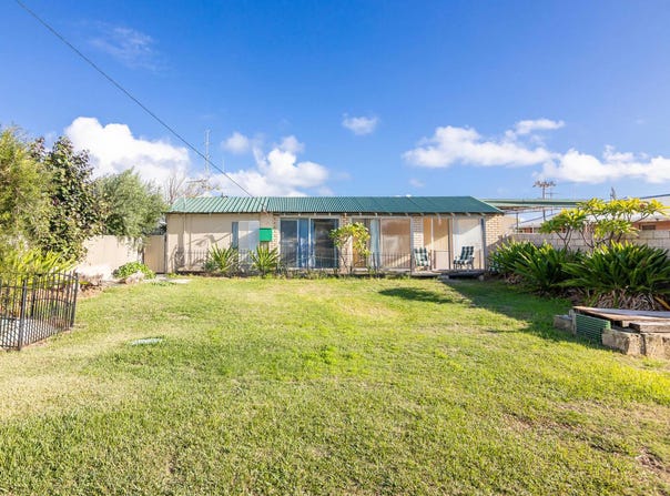 27 Morcombe Road, Leeman, WA 6514