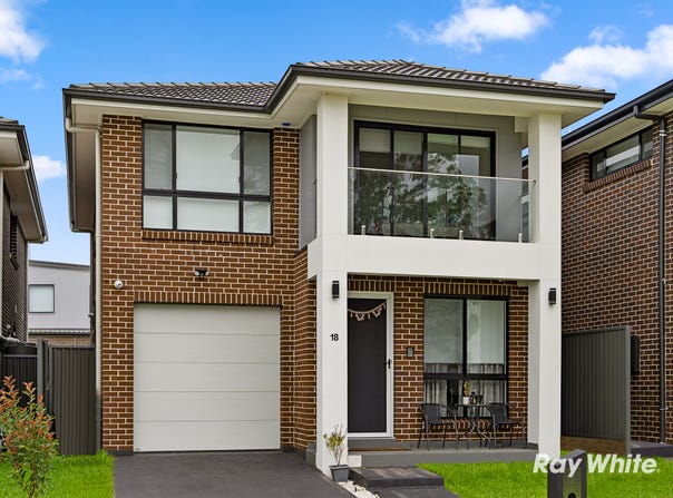 18 Pasfield Crescent, Quakers Hill, NSW 2763
