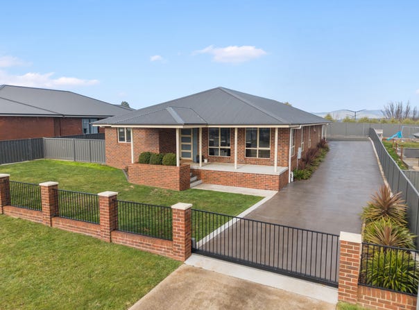 5 Nutt Street, Deloraine, Tas 7304