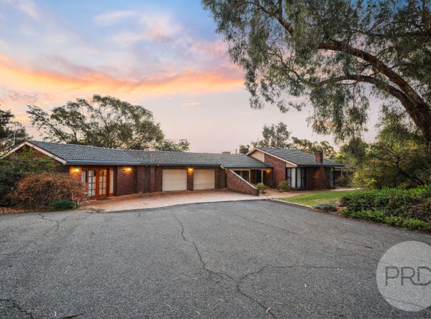 15 Maple Road, Lake Albert, NSW 2650