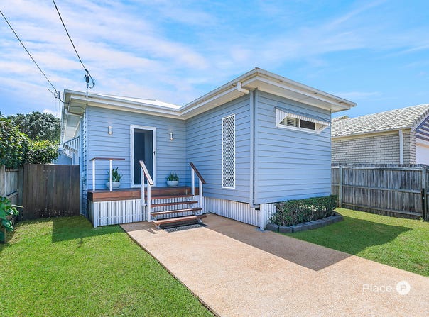102A Arthur Street, Woody Point, Qld 4019
